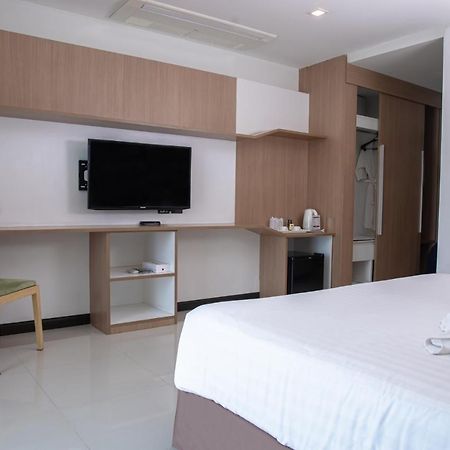 42C The Chic Hotel Nakhon Sawan Exteriör bild