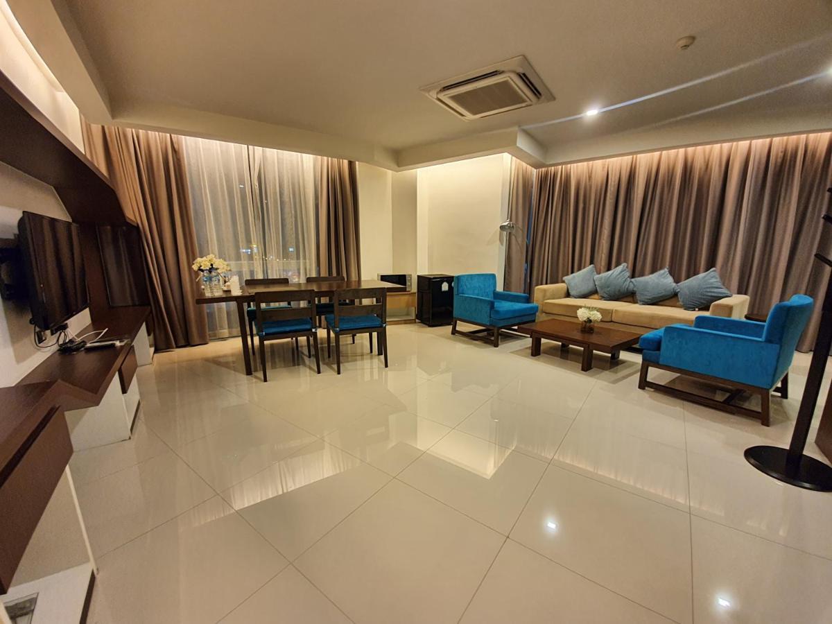 42C The Chic Hotel Nakhon Sawan Exteriör bild
