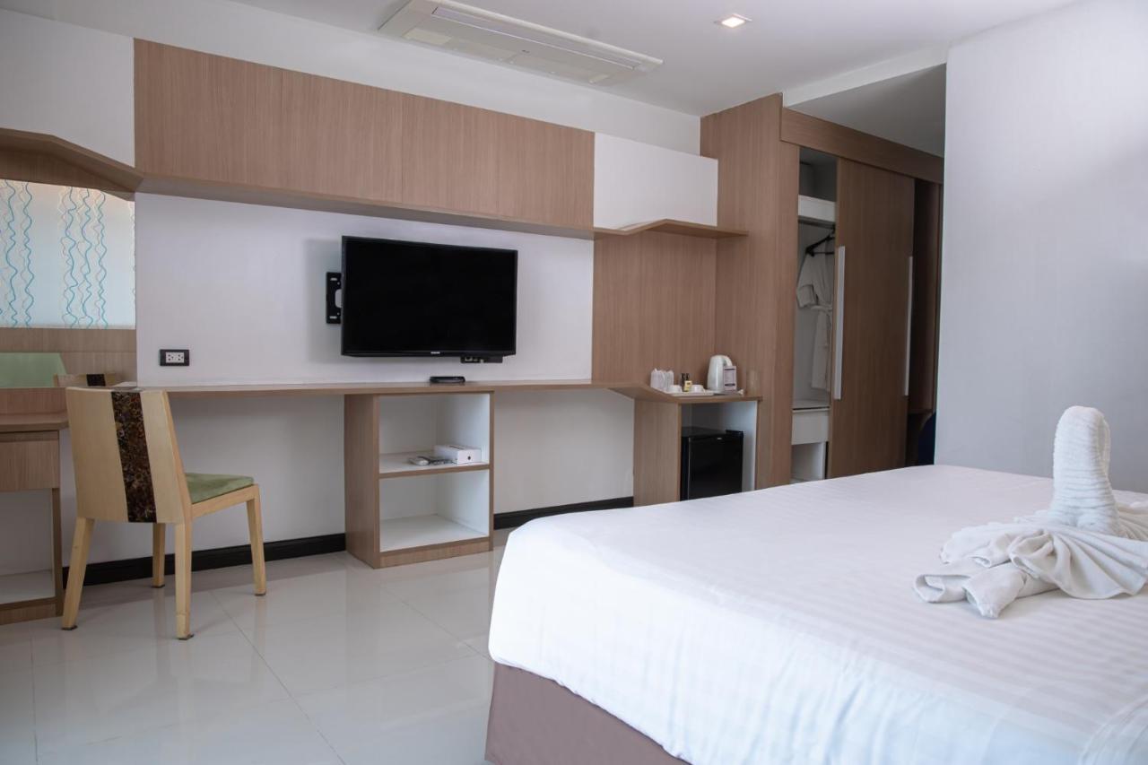 42C The Chic Hotel Nakhon Sawan Exteriör bild