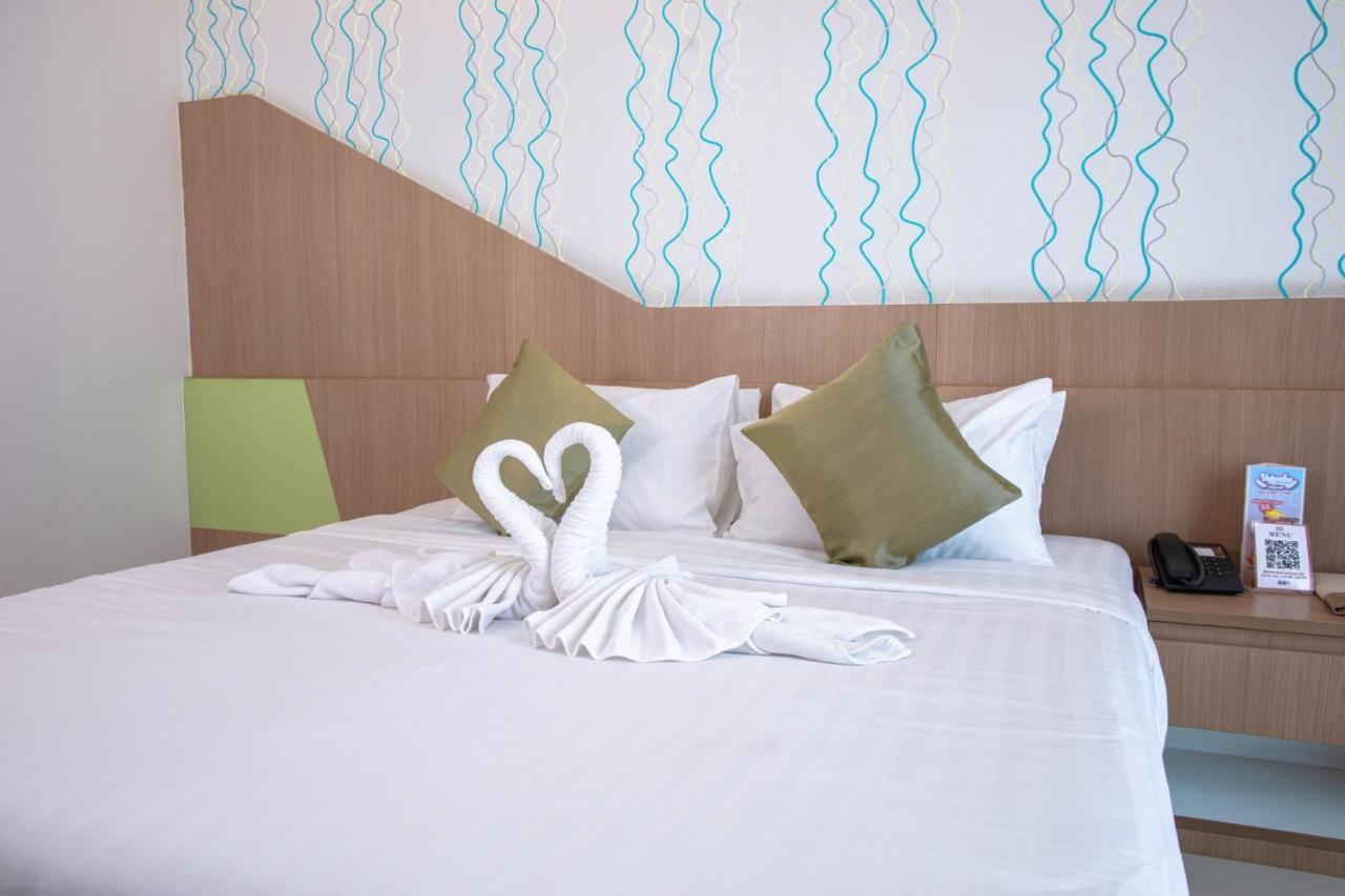 42C The Chic Hotel Nakhon Sawan Exteriör bild