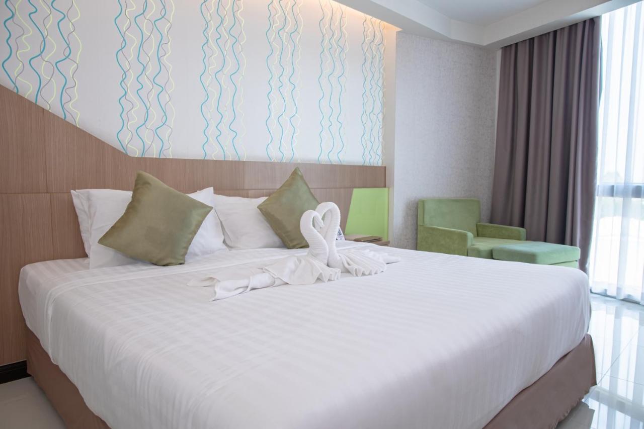 42C The Chic Hotel Nakhon Sawan Exteriör bild