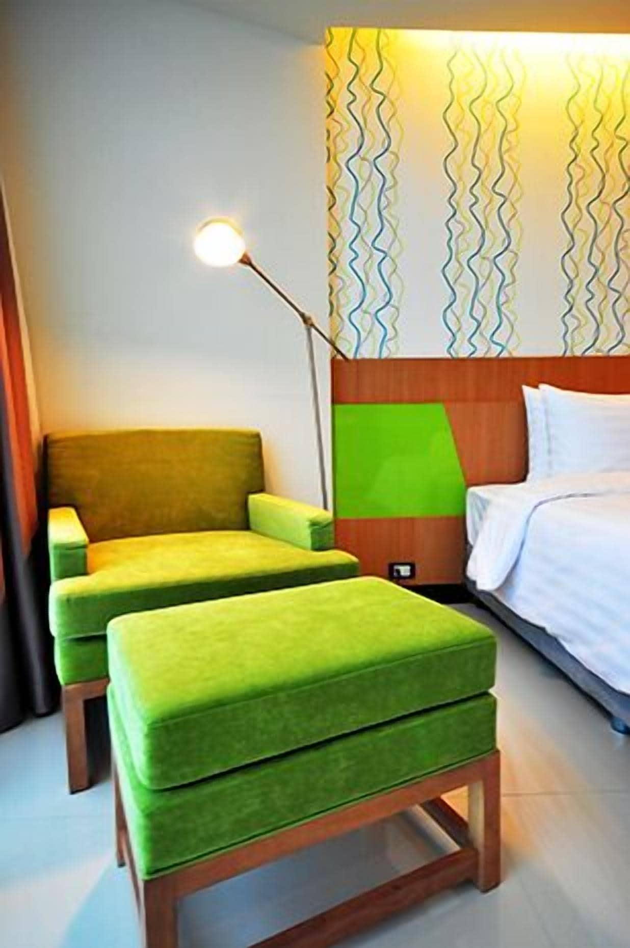 42C The Chic Hotel Nakhon Sawan Exteriör bild