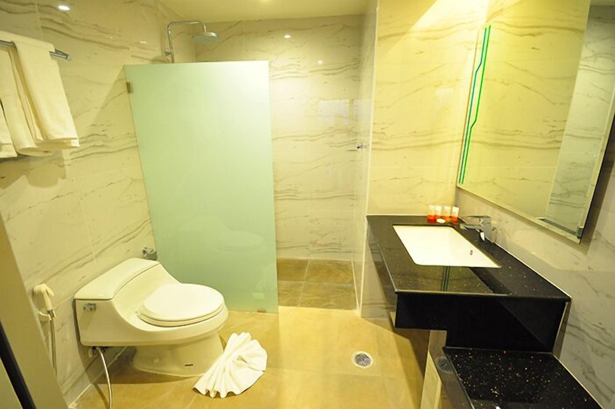 42C The Chic Hotel Nakhon Sawan Exteriör bild