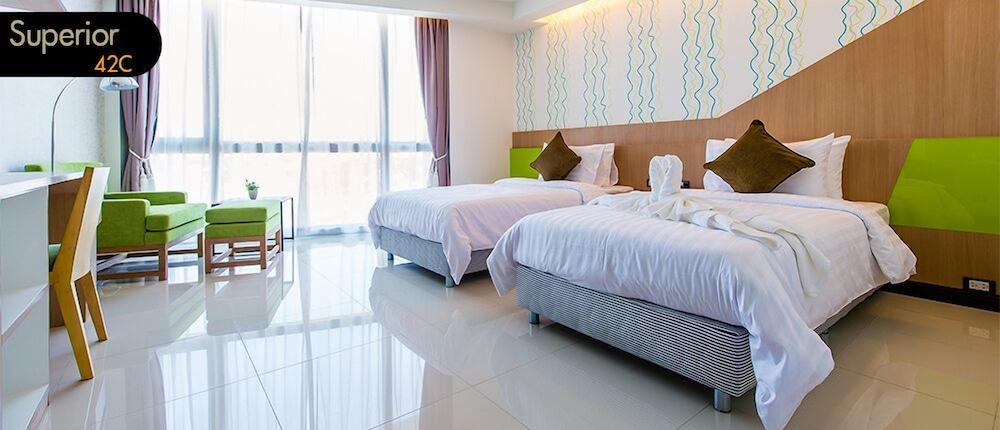 42C The Chic Hotel Nakhon Sawan Exteriör bild